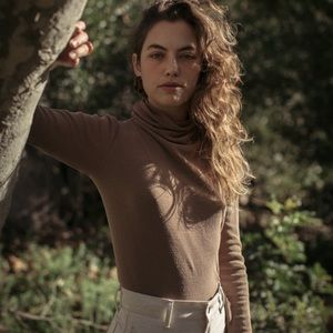 OZMA of California MARIANNE TURTLENECK, OAK